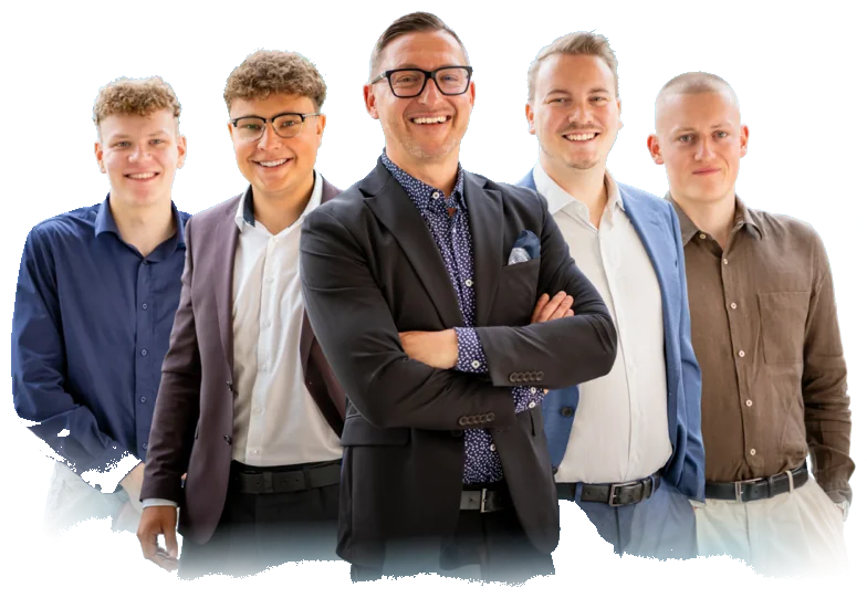 Das Growit-Team: fünf Männer in Hemd und Sakko